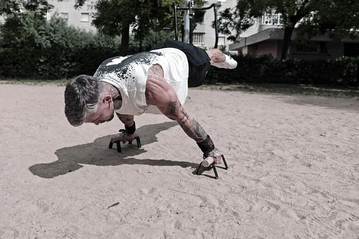 The Complete Parallettes Training Guide for Beginners